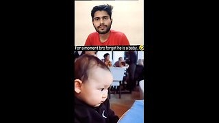 baccha khana Ka intezar kar raha hai