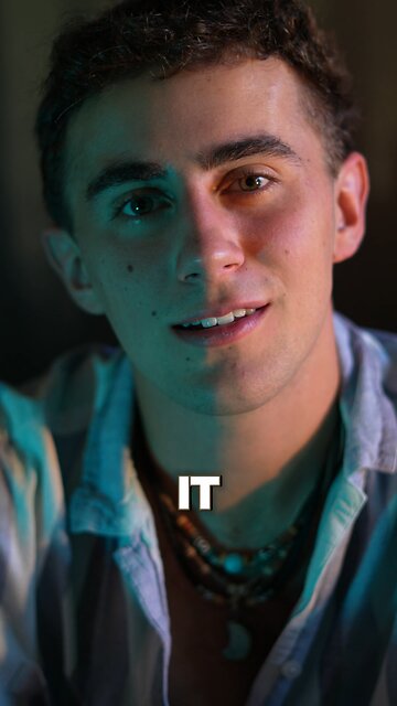 Some people hide it🩵