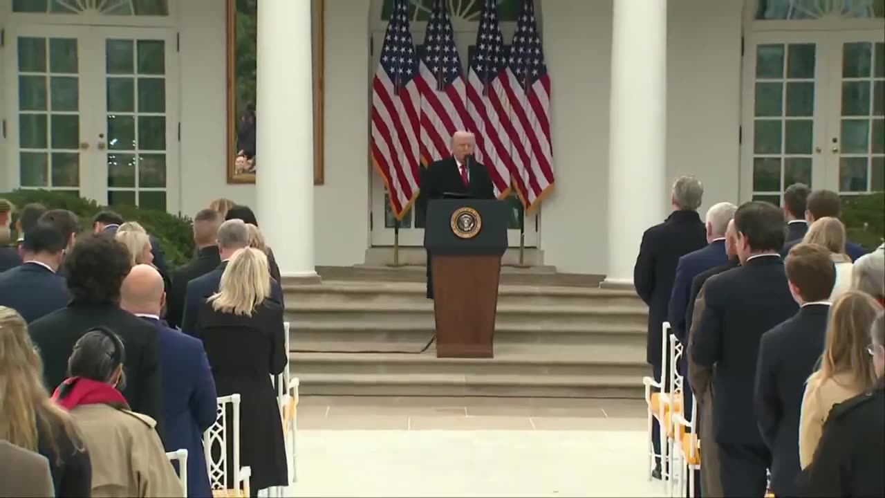 President Trump and Melania Trump stepped out For thanksgiving tradition