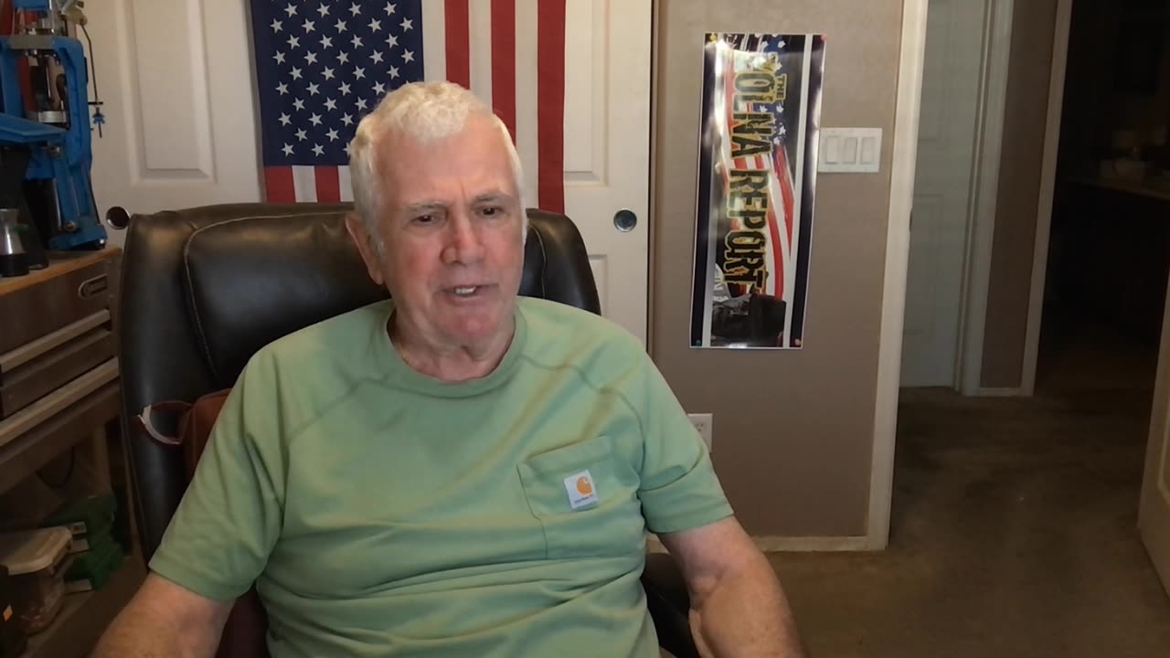 Trump Forward Lean When Standing Or Sitting Might Be A Neurological Medical Condition, Comptocormia!