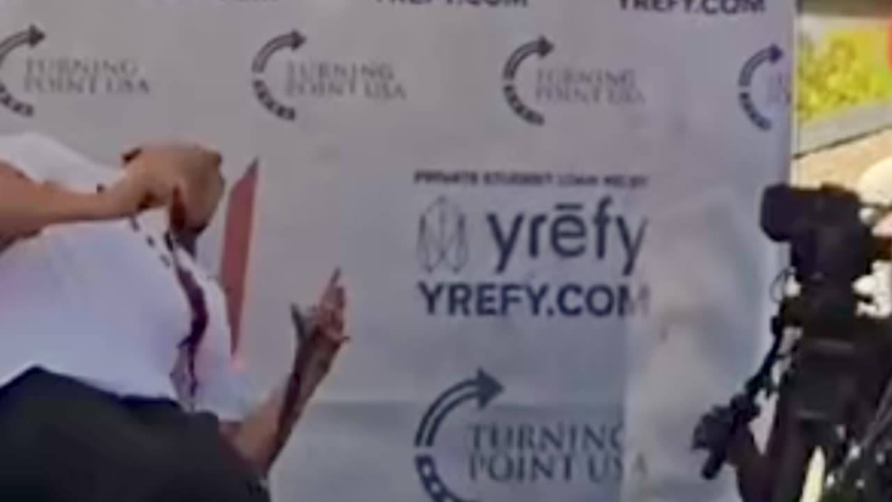 Charlie Kirk shot dead! Graphic Video 😰