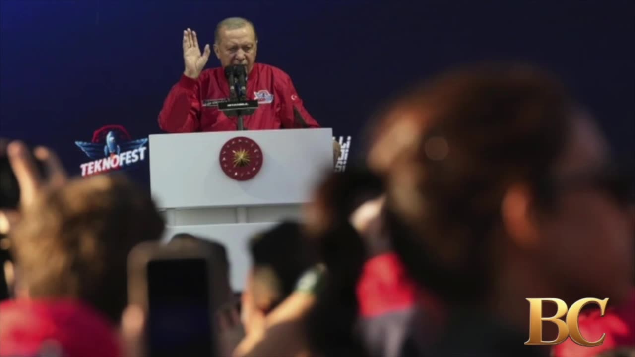 Turkey’s main opposition party reelects leader in a bid to avoid government crackdown