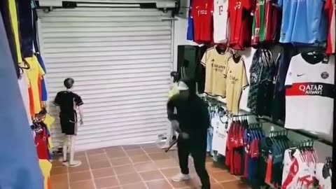 Negro snatch and grab fail