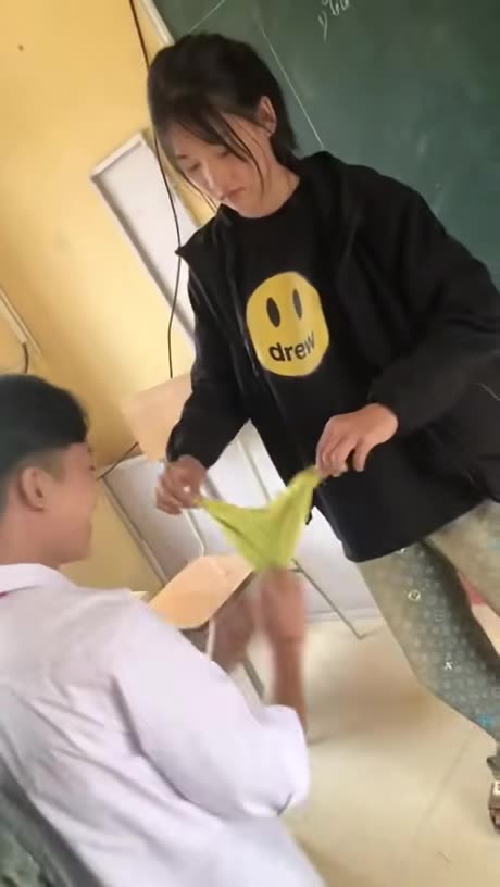 𝑻𝒉𝒆 𝒎𝒐𝒎𝒆𝒏𝒕 𝒊𝒏 𝒔𝒕𝒖𝒅𝒆𝒏𝒕 𝒍𝒊𝒇𝒆