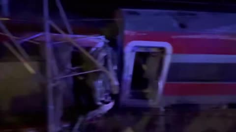 Dos trenes descarrilan en Córdoba, España