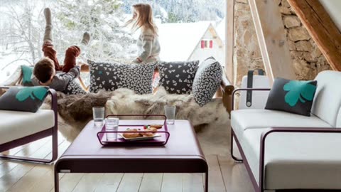 🌟 Guess what’s changing the outdoor game? Aluminum furniture! 🛋