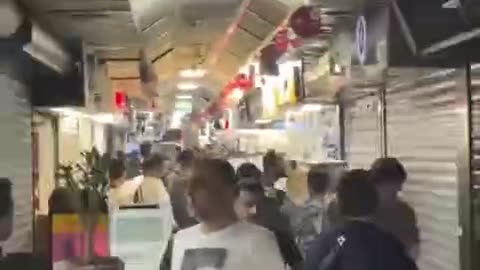 Panic in the Iranian capital: Stores are being emptied in Tehran.