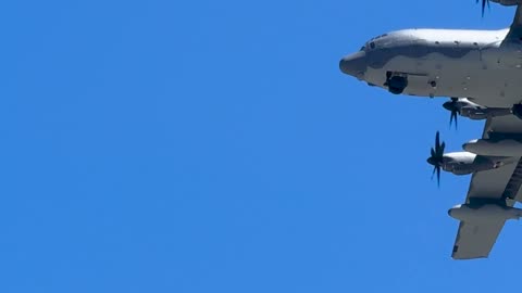 😱✈ What Just Happened to This Plane?! | FunFM