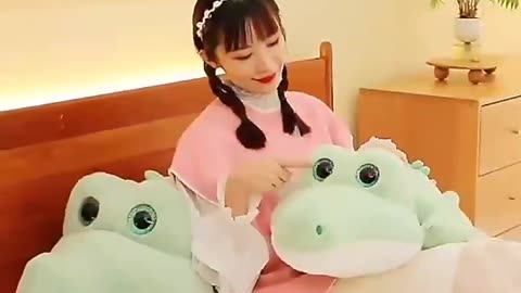 Yangzhou new sunrise factory custom soft plush wild animals crocodile pillow doll