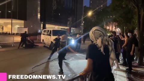 Watch as Anti-ICE protesters attempt to stop ICE van from leaving the federal building