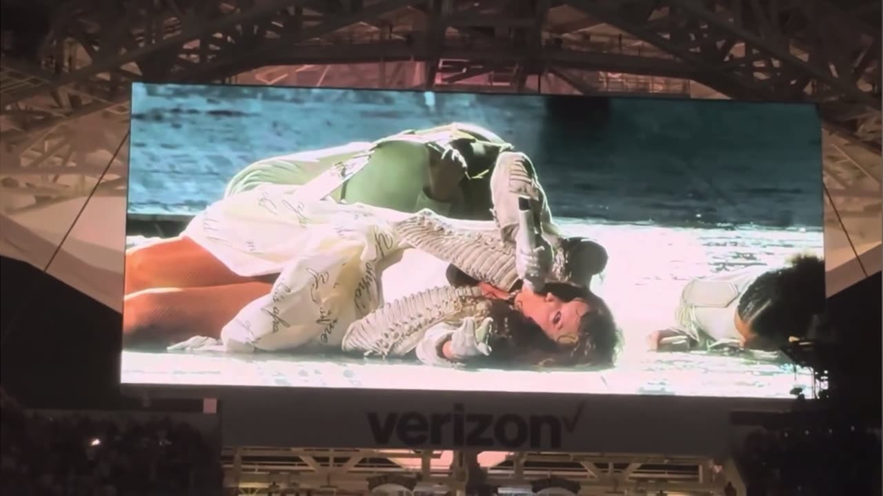 Taylor swift - the smallest man to ever lived/i can do it with a broken heart ( the eras tour Miami)