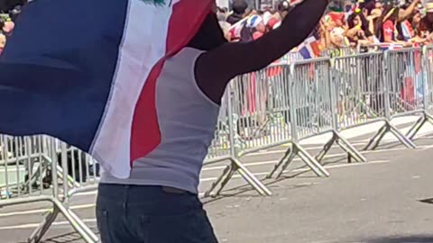 Disfrutando el Desfile Nacional de Republica Dominicana.
