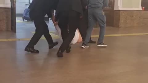 Man Snatched by Group of "Caucasian Men" from Moscow Train Station