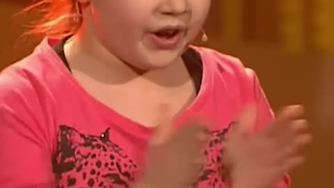 How cute is she #cupsong #thevoicekids #shorts