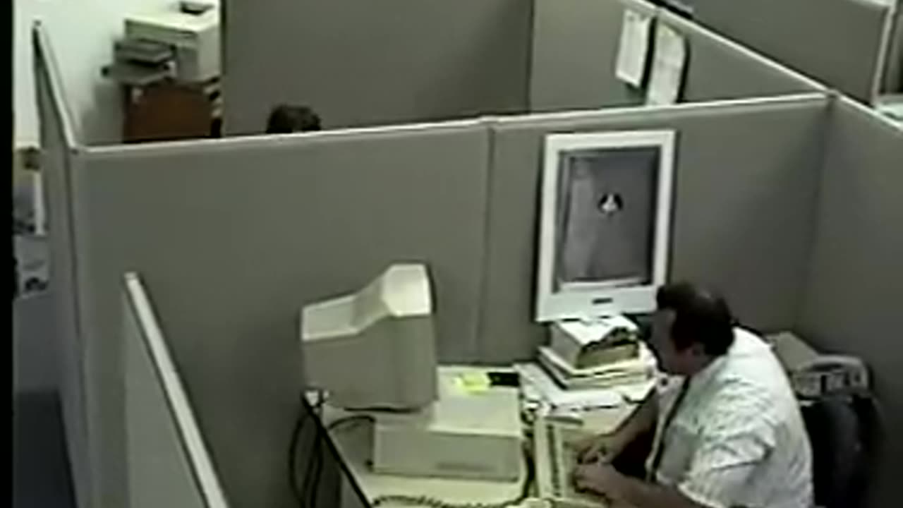 Man Destroys Computer – Hilarious Fail in This Funny Short Video!