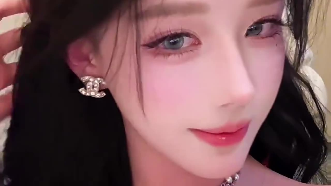 Daily Beauty EP 150 | Sweet Ebony Crop Top Enthusiastic Model Pose