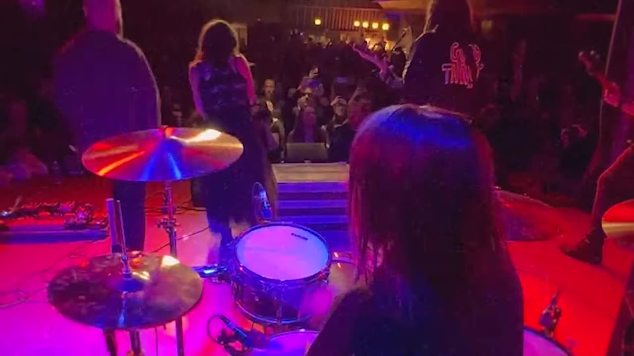 Lacey Sturm x Brian "HEAD" Welch - Blind/I'm So Sick (Live In Pittsburgh)