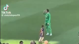Wojciech Szczesny was Vaping straight after the El Clasico… 🤣