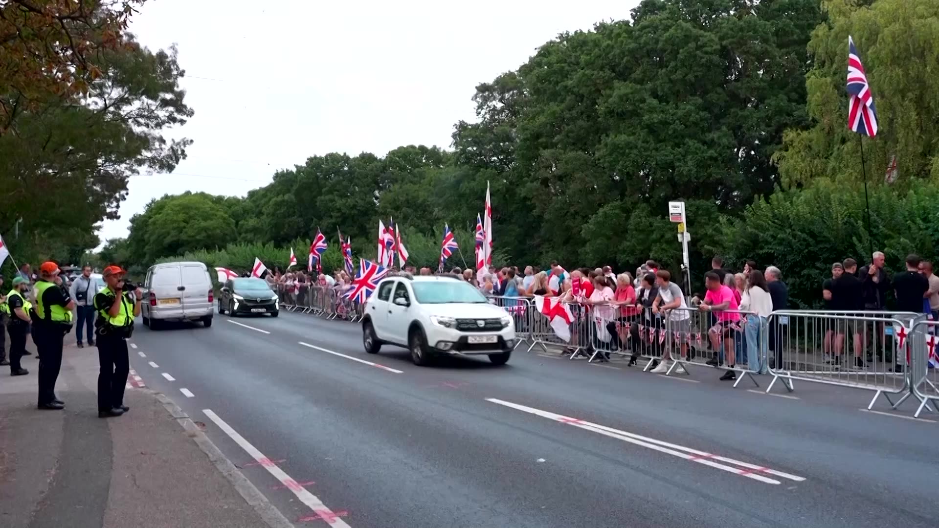 England flags proliferate amid anti-immigration protests