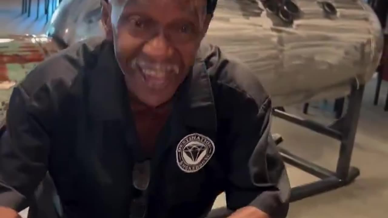 BBQ master attempts to talk about his masterpiece and it falls right off the bone 😂