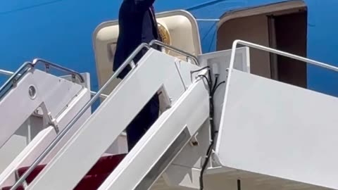 President Donald J. Trump boards Air Force One. Next stop, Fort Bragg!