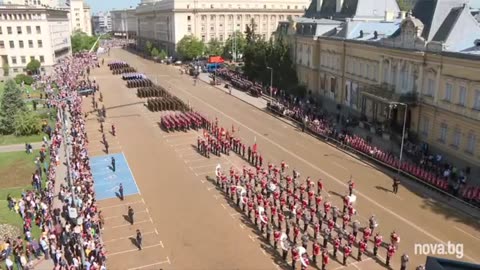 Военен парад в центъра на София.