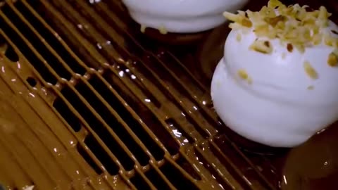 hazelnut praline, topped with an airy marshmallow and crushed hazelnuts