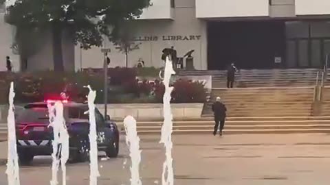 WATCH: Officials respond to Mullins Library as University of Arkansas warns of ‘active shooter'.