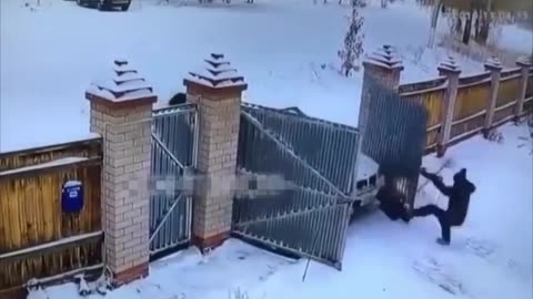 Honey, open the door — I’m home 😄