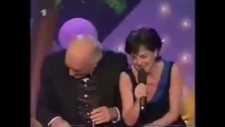 pseudo cantantes cagandola en playback