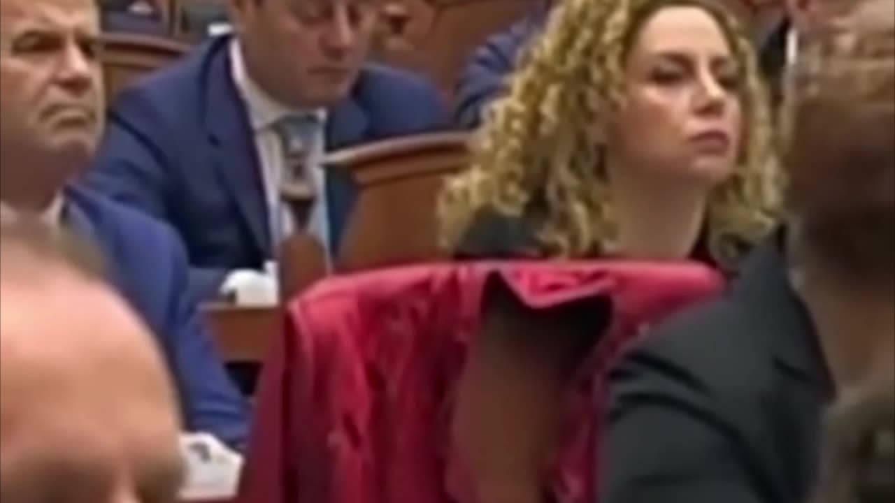 Ben Blushi në Parlament: Rama u bë kryeministër duke qarë, e di edhe Gramozi