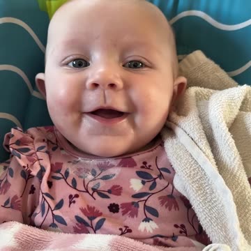 baby kayla’s first little talks with daddy 😄💬