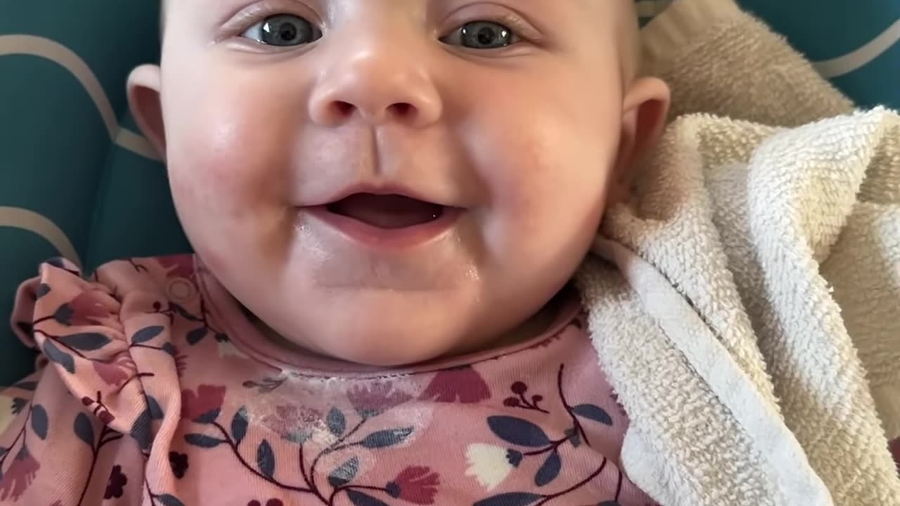 baby kayla’s first little talks with daddy 😄💬
