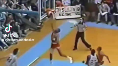 SPUD WEBB!! 💪🏀 5'6" (1,68m) 133lb (60kg) #SpudWebb #nba80s #nba90s #basketball #baloncesto