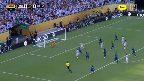 Yassine Bounou SAVES the penalty from Valverde! 🧤
