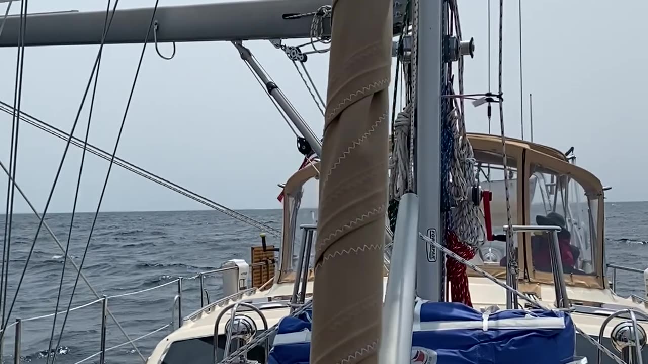 State Line on Lake Michigan in 15 kts, June ‘25 #lakecruise #greatlakes #lakemichigan #sailing