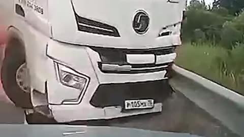 Several Cars Burn in Horrific Highway Crash 🚗💥🔥