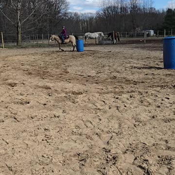 Kyla and Gemma doing barrel drills!