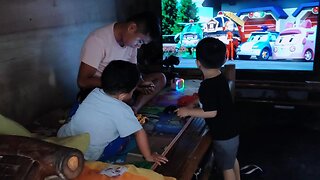 Nanan-aw Ug TV Silang Rg, Isaiah Ug Grey