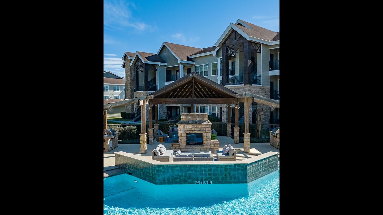 Valley Ranch Crossing Drive. March 1998