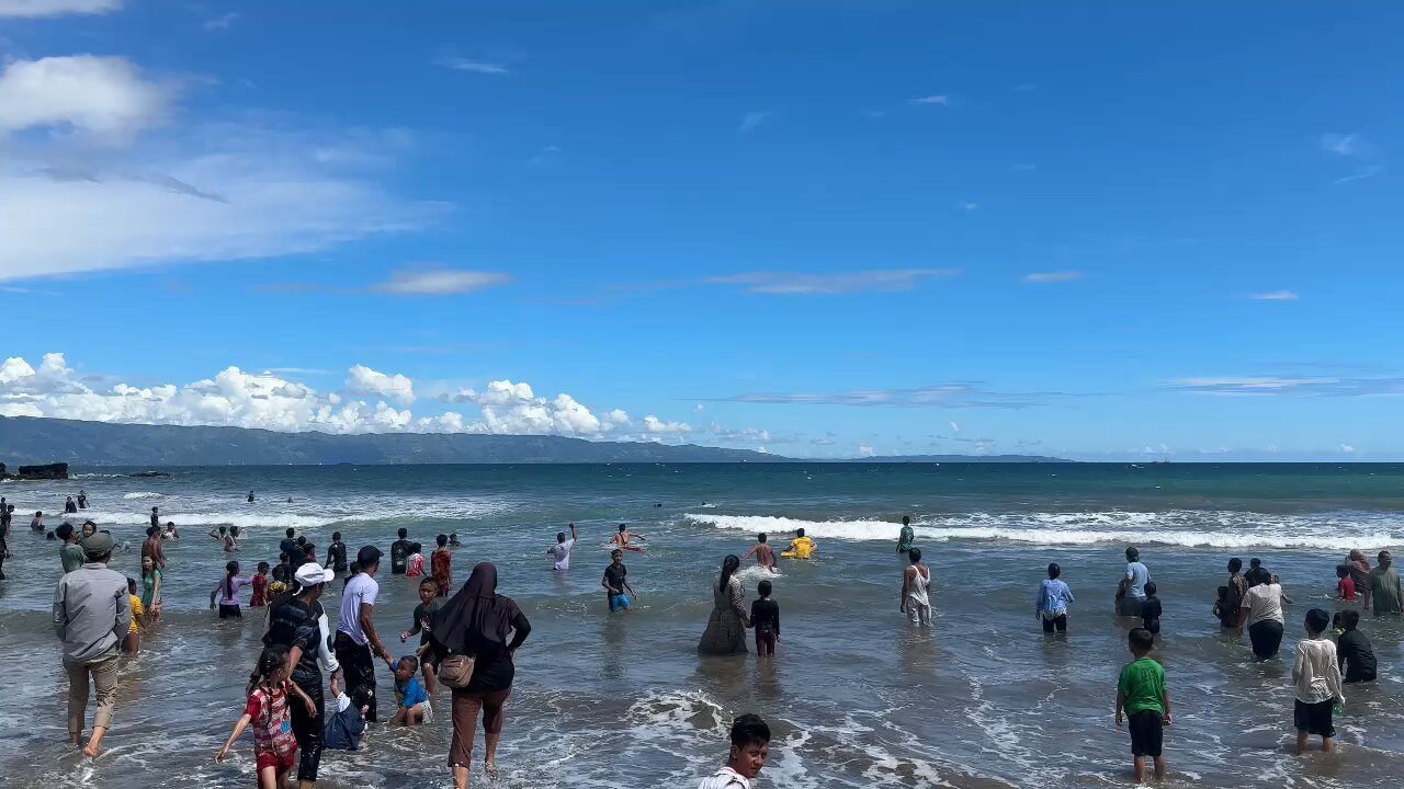 4 people drowned on the beach