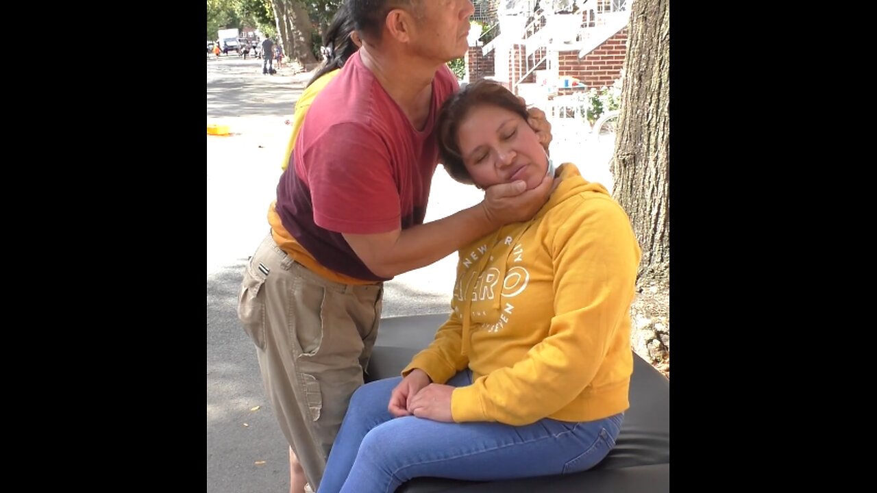 Luodong Massages Mexican Woman On The Massage Table