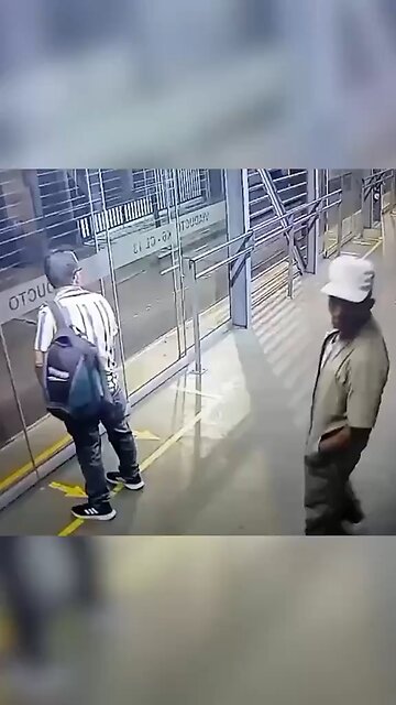 Camera captures violent assault on Megabús passenger in Pereira; #pereira #megabus #japd