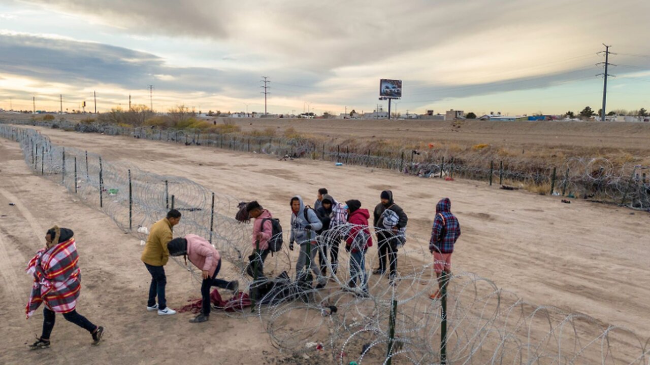 Dem. Sen. Calls Illegal Immigrants ‘Long-Term Residents’ Amid Record-Low Border Crossings