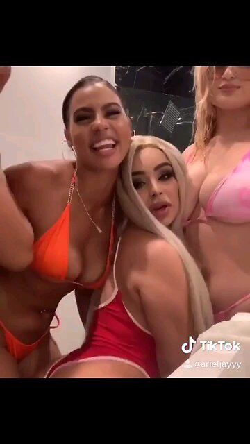 GOOD LAWD .BABES&BADDIES 😍