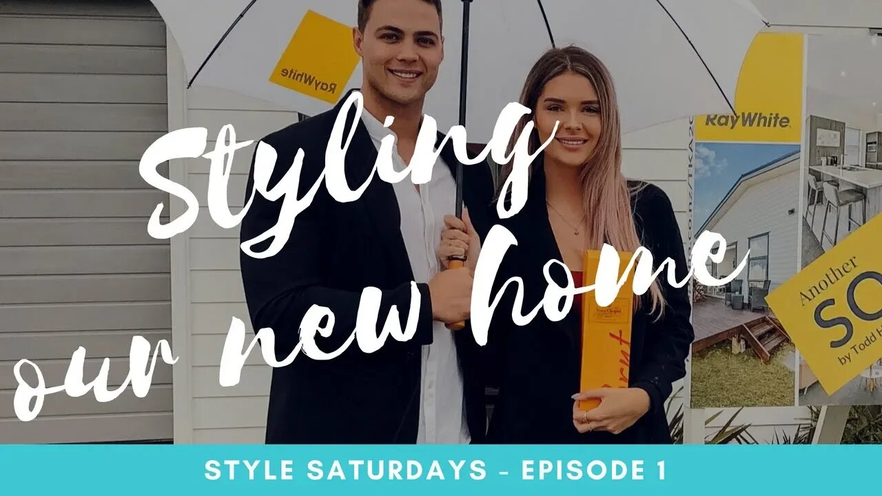 Unboxing my glamour makeup mirror | Styling our new place!