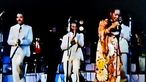 Gladys Knight & The Pips 1972 Live Soul Concert