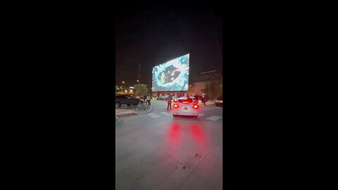 Tesla Diner is so crowded tonight.