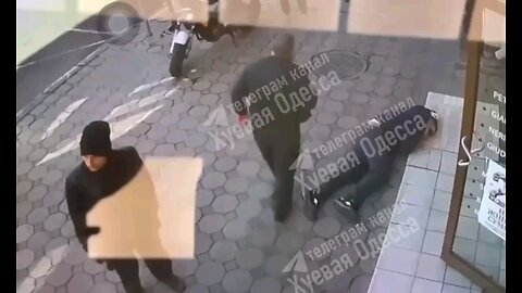 🇺🇦The moment of Demyan Ganul's murder in Odessa was captured on a surveillance camera.