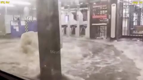 STREETS TURN INTO RIVERS IN NEW JERSEY & NEW YORK – CARS SWEPT AWAY BY FLASH FLOODS!